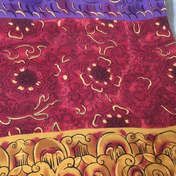 New York Studio 100% Silk Scarf - Picture 4 of 13